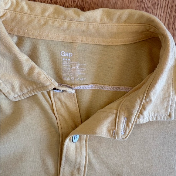 GAP Spring Yellow Polo - Picture 3 of 3